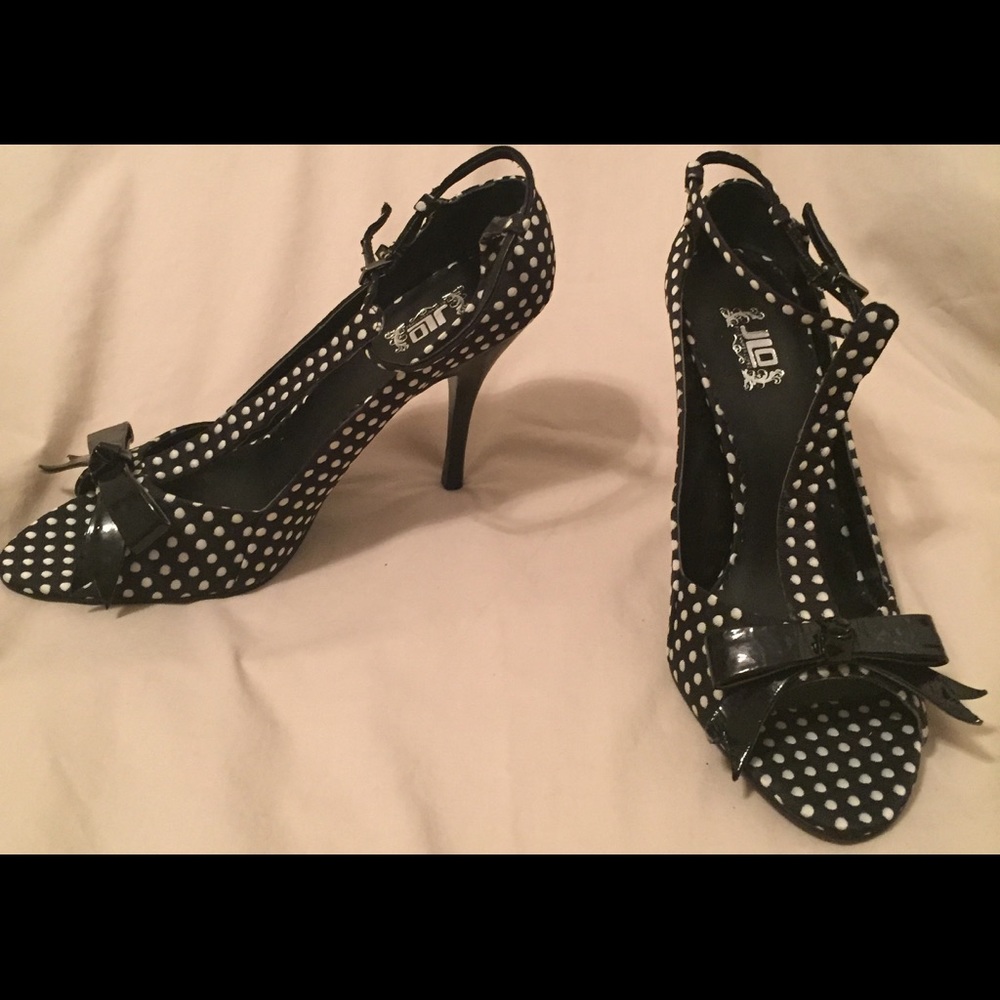JLo black polka dot heel
